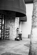 Load image into Gallery viewer, Alien Casino 35mm HP5