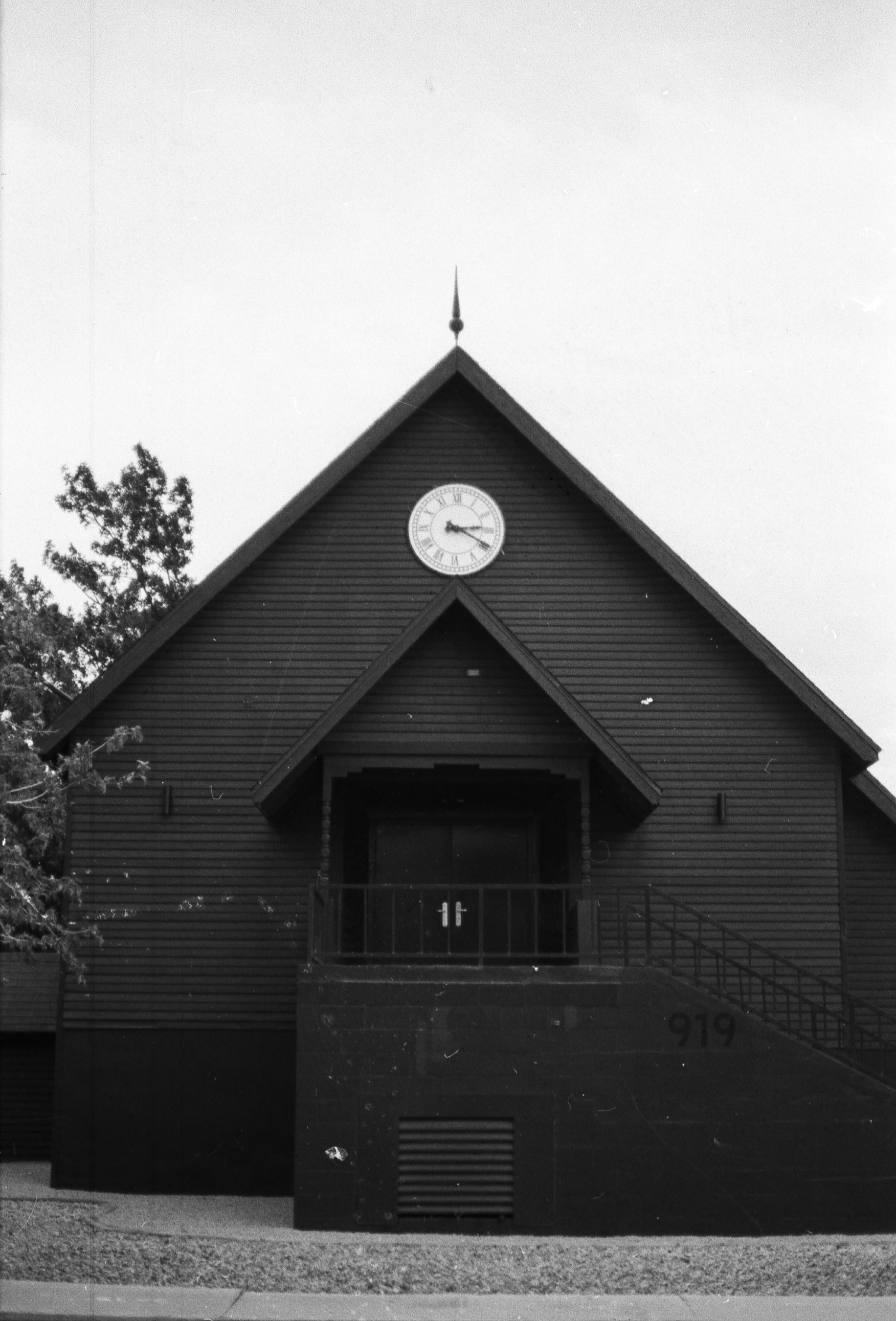 Alien Casino 35mm HP5