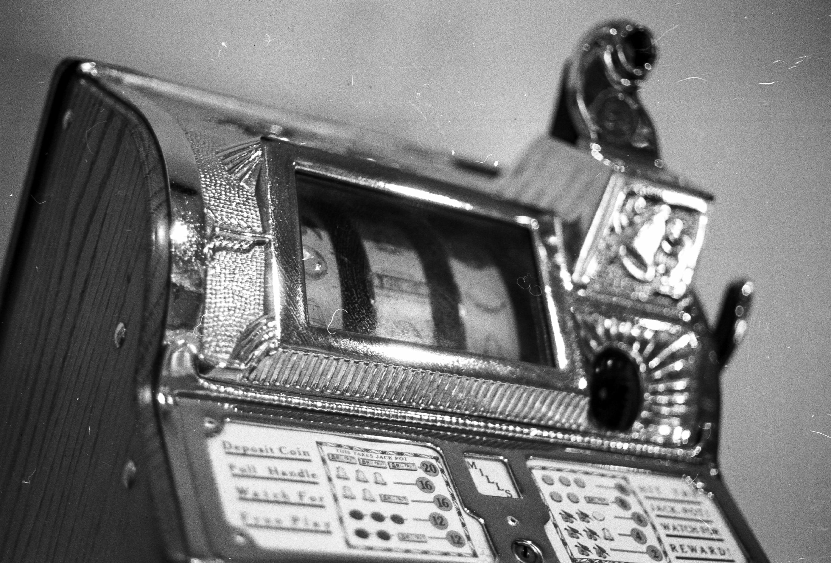 Alien Casino 35mm HP5