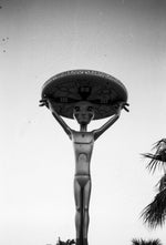 Load image into Gallery viewer, Alien Casino 35mm HP5
